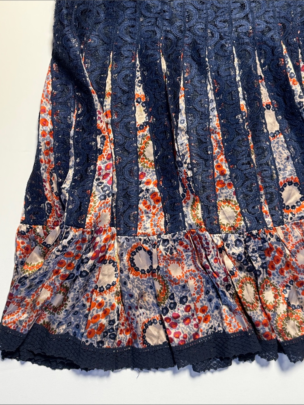 FREE PEOPLE 100% Silk Navy Blue Lace Floral Tiered Pleated Midi Skirt BOHO 2 - Picture 3 of 11